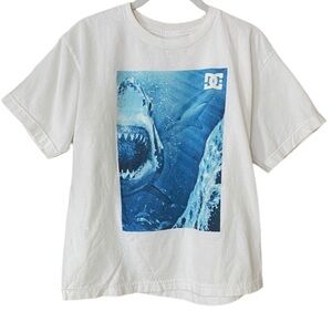 DC shark bite ocean graphic tee xl